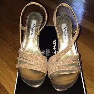 Beautiful gold slingback unworn shoe